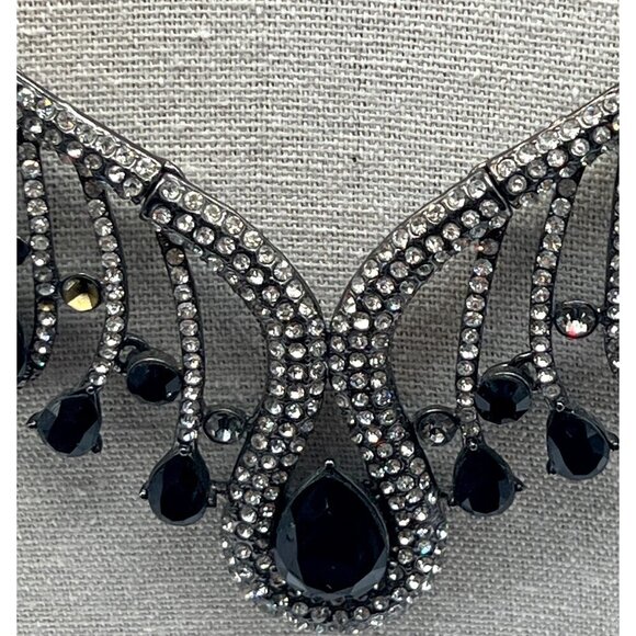 Vintage Black Rhinestone Teardrop Necklace With Silver Tone Accents - Picture 3 of 7